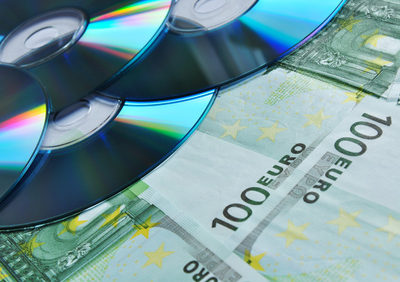 Ein Nebenjob mit CDs/DVDs – leicht verdientes Geld