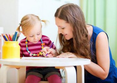 Als Tagesmutter Geld verdienen