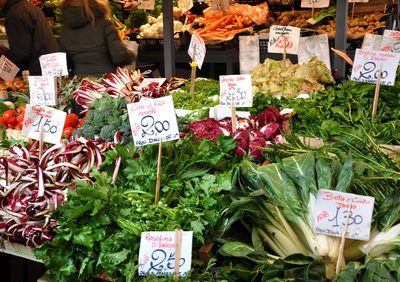 Geld verdienen als Aushilfe am Obst- & Gemüsestand