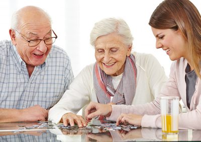 Geld verdienen als Seniorenbetreuung
