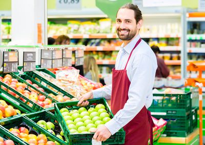 Geld verdienen als Auspacker im Supermarkt