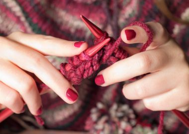 Stricken in Heimarbeit: Selbst Gestricktes gut verkaufen