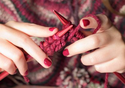 Stricken in Heimarbeit: Selbst Gestricktes gut verkaufen