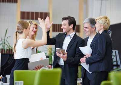 So vermeiden Sie Fettnäpfchen am Arbeitsplatz