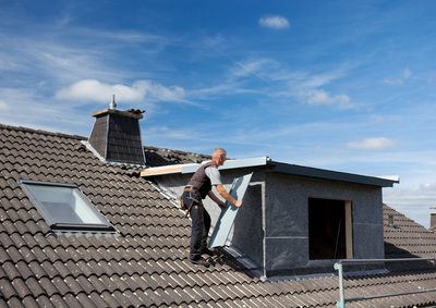 Dachdecker Gehalt: Ausbildung, Lohn und Verdienst