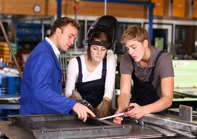 Industriemechaniker Gehalt: Ausbildung, Lohn und Verdienst!