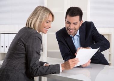 Versicherungskaufmann Gehalt: Ausbildung, Lohn und Verdienst