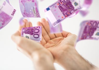 Geld verdienen ohne Arbeitgeber: 5 Dinge, die man wissen sollte!