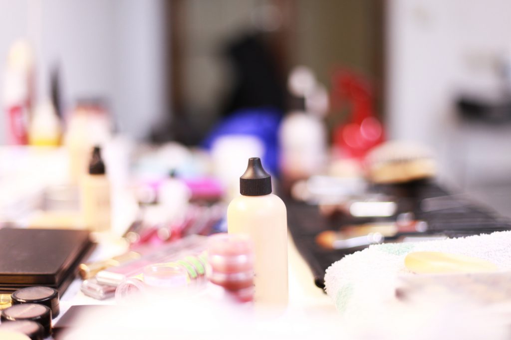 Ausbildung als Make-up-Artist: Das müssen Sie wissen! | Heimarbeit.de √
