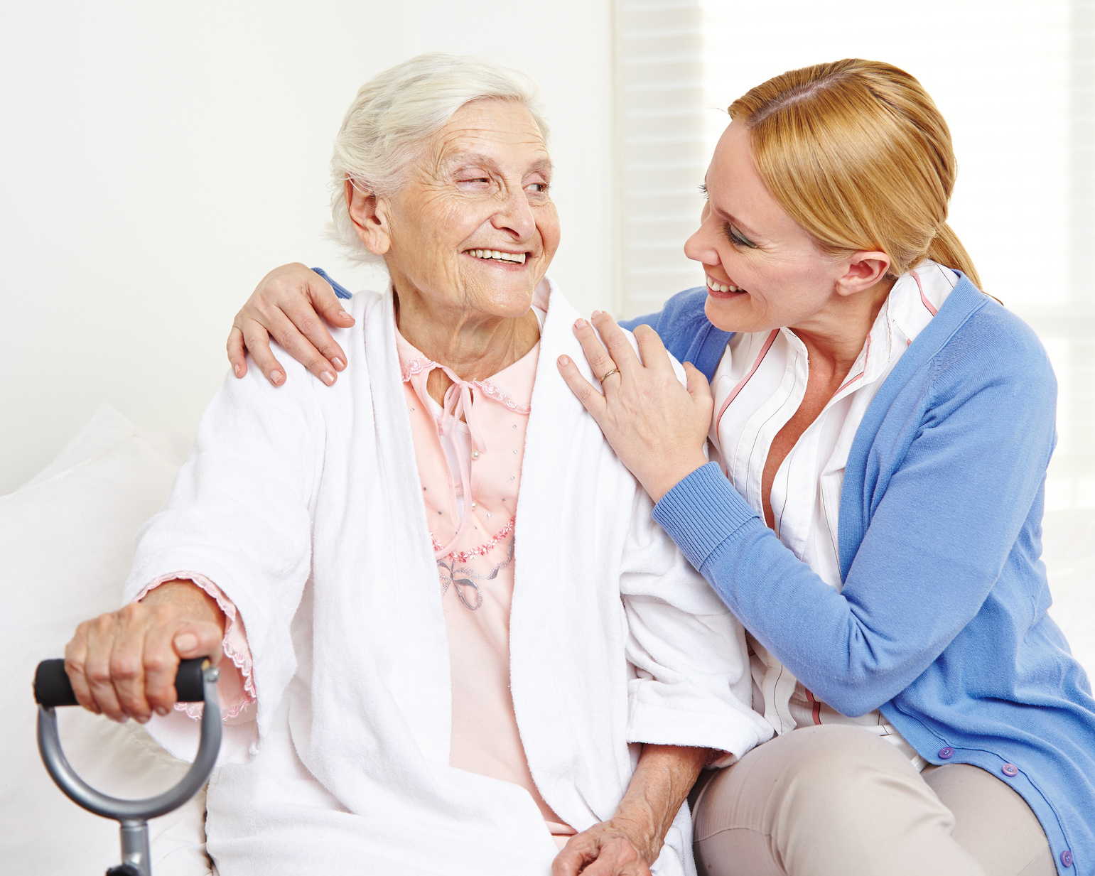 28+ Best Fotos Altenpflege Für Zuhause - Auch das MIA-Team appelliert an Euch: „Wir bleiben für ... : Ebenfalls möglich ist die altenpflege zu hause durch einen familienangehörigen.
