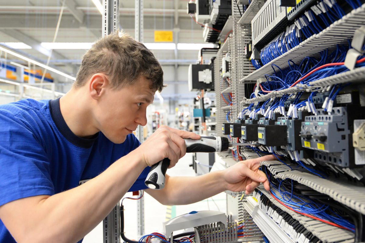 Elektroniker für Automatisierungstechnik: Gehalt, Ausbildung, Studium ...