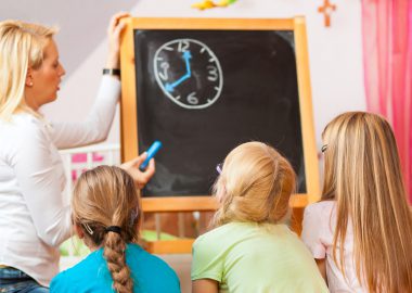 Sozialpädagogische Assistentin: Gehalt, Ausbildung, Studium und Perspektiven