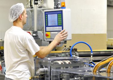 Fachkraft für Lebensmitteltechnik: Gehalt, Ausbildung, Studium und Perspektiven