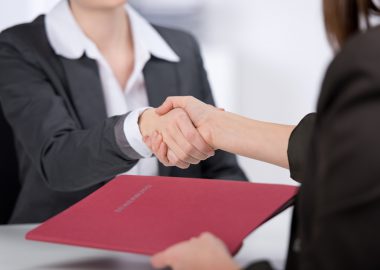 Wie schreibt man eine Bewerbung: Diese Portale helfen