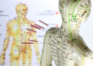 Heilpraktiker: Gehalt, Ausbildung, Studium und Perspektiven