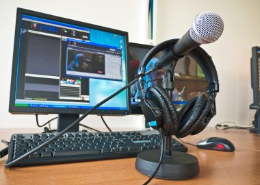 Synchronsprecher: Gehalt, Studium, Ausbildung und Perspektive