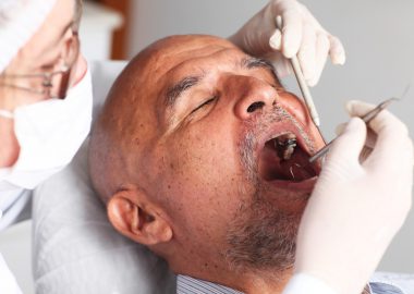 Dentalhygiene: Gehalt, Ausbildung, Studium und Perspektive!