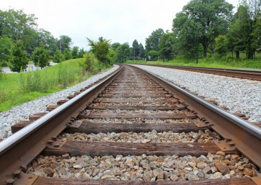 Eisenbahner im Betriebsdienst: Ausbildung, Gehalt, Studium, Perspektive