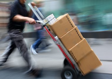 Kaufmann für Kurier- Express- und Postdienstleistungen: Ausbildung, Gehalt, Studium, Perspektive