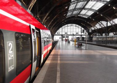 Kaufmann im Eisenbahn- und Straßenverkehr: Ausbildung, Gehalt, Studium, Perspektive