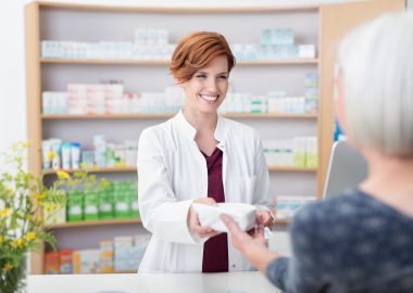 Pharmazeutisch-kaufmännischer Angestellter: Ausbildung ● Gehalt ● Studium ● Perspektive