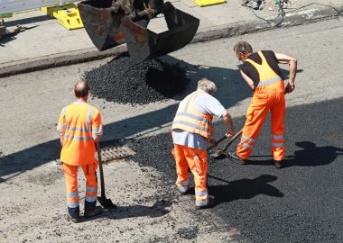 Asphaltbauer: Ausbildung ● Gehalt ● Studium ● Perspektive