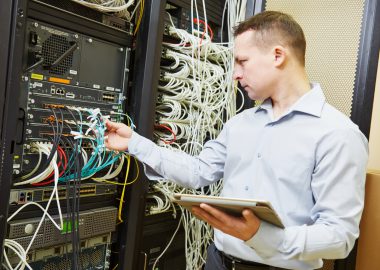 Elektroanlagenmonteur: Ausbildung ● Gehalt ● Studium ● Perspektive
