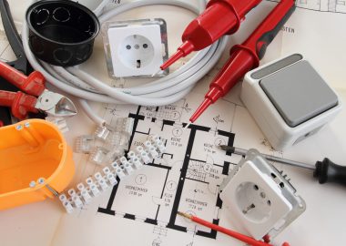 Energieelektroniker: Ausbildung ● Gehalt ● Studium ● Perspektive