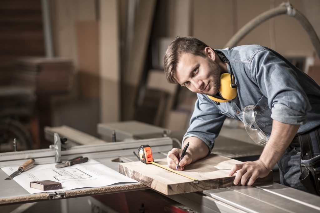 Holzmechaniker – Ausbildung, Studium, Gehalt und Perspektive |  Heimarbeit.de √