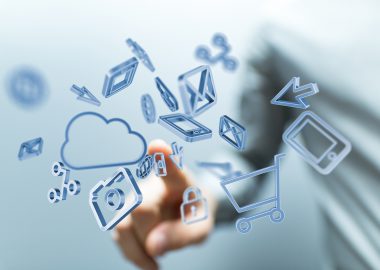 Informationselektroniker: Ausbildung ● Gehalt ● Studium ● Perspektive
