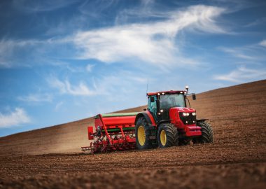 Landmaschinenmechaniker: Ausbildung, Gehalt, Studium, Perspektive