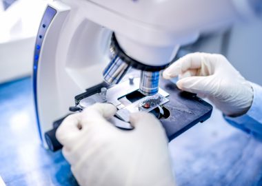 Mikrotechnologe: Ausbildung ● Gehalt ● Studium ● Perspektive