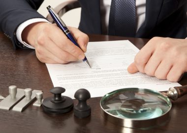 Notarfachangestellter: Ausbildung, Gehalt, Studium & Perspektive