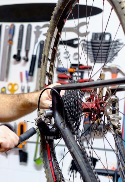 Zweiradmechaniker: Ausbildung, Gehalt, Studium und Perspektive