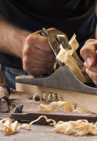 Drechsler – Ausbildung, Gehalt, Studium und  Perspektive