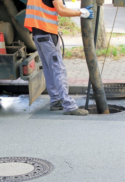 Fachkraft für Rohr-, Kanal- und Industrieservice –  Ausbildung, Gehalt, Studium und Perspektive