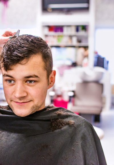 Friseur: Ausbildung ● Gehalt ● Studium ● Perspektive