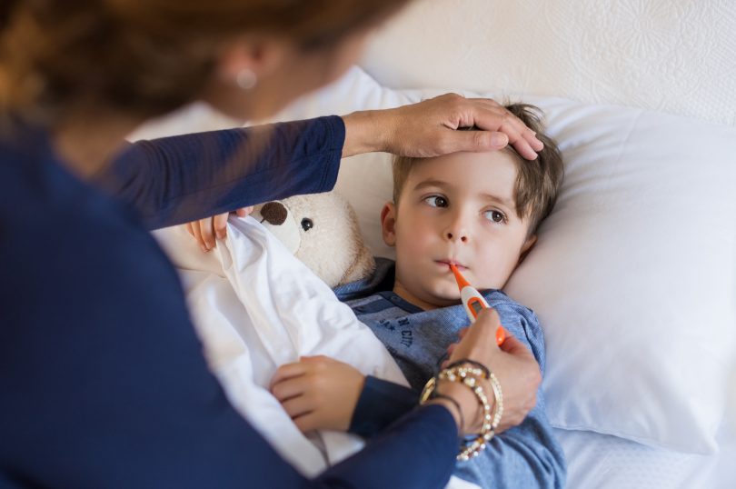 Baby oder Kind hat Fieber: Diese Hausmittel helfen!