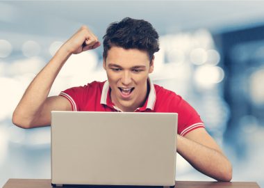 Kleidung und Gegenstände online verkaufen: So geht’s!
