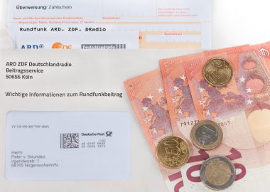 GEZ-Boykott: Eine Frau, kämpft erfolgreich gegen die Rundfunkgebühren
