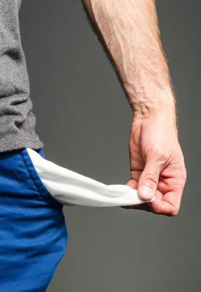 „Ich kann mit nicht mal eine neue Hose leisten“ – ein alleinerziehender Vater klagt an