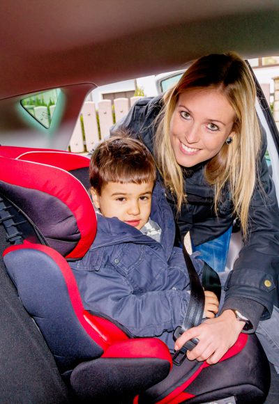 Kindersitze – die unterschätzte Gefahr im Auto