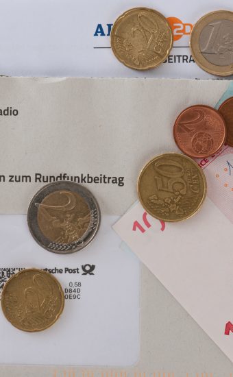 Raffiniert und ganz legal: So zahlt man keine Rundfunkgebühr!