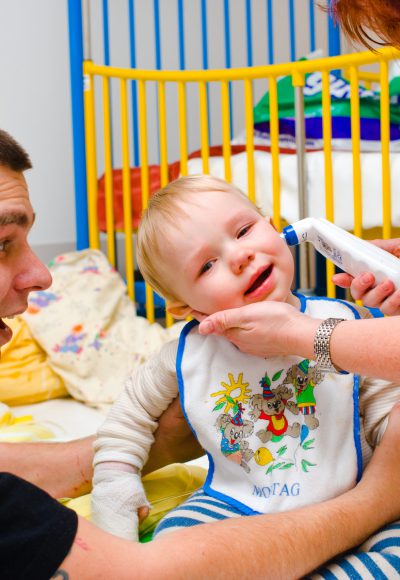 Kranken Kindern steht eine Elternhilfe zu: So geht’s!