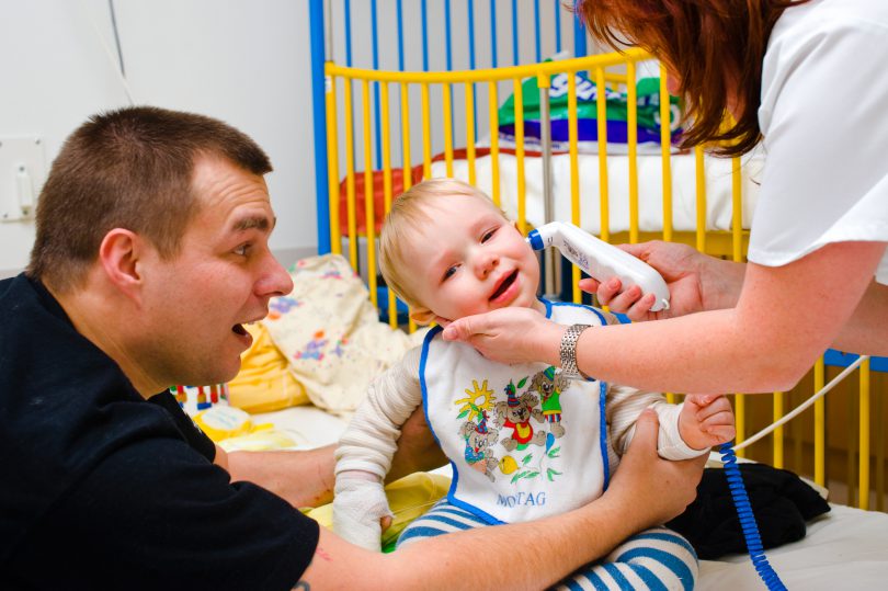 Kranken Kindern steht eine Elternhilfe zu: So geht’s!