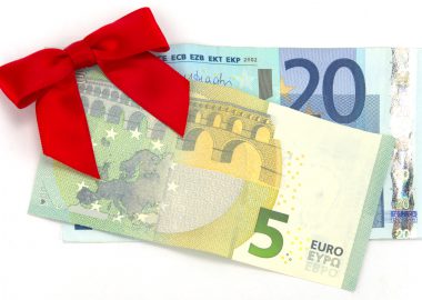 Linke wollen Hartz IV plus Weihnachtsgeld