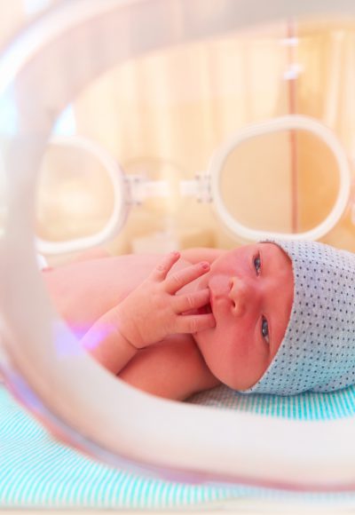 So dramatisch wirkt sich ein Brutkasten auf die Psyche des Babys aus