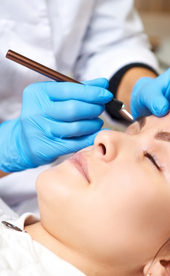Microblading in Hamburg: Permanent-Make-up für die Augenbrauen