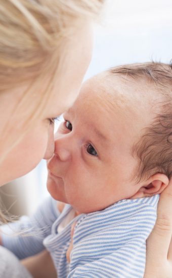 Mutter hört Herzschlag ihres verstorbenen Babys und muss vor Freude weinen!