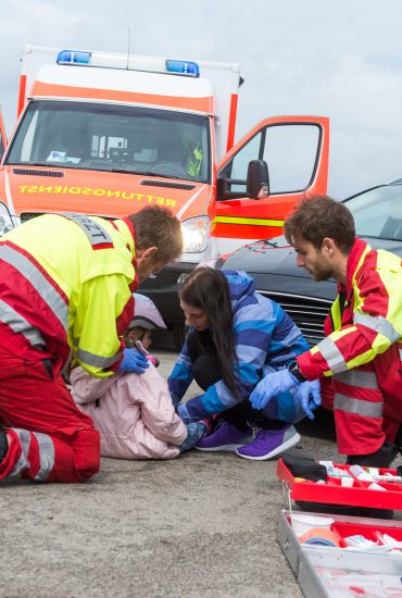 5-Jährige mit Auto angefahren: Zeugin brutal verprügelt!